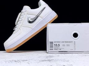 Tênis Nike Air Force 1 x Travis Scott Low Sail