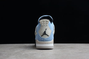 Tênis Air Jordan 4 University Blue