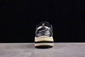 Tênis New Balance 1000 Silver Metallic Black