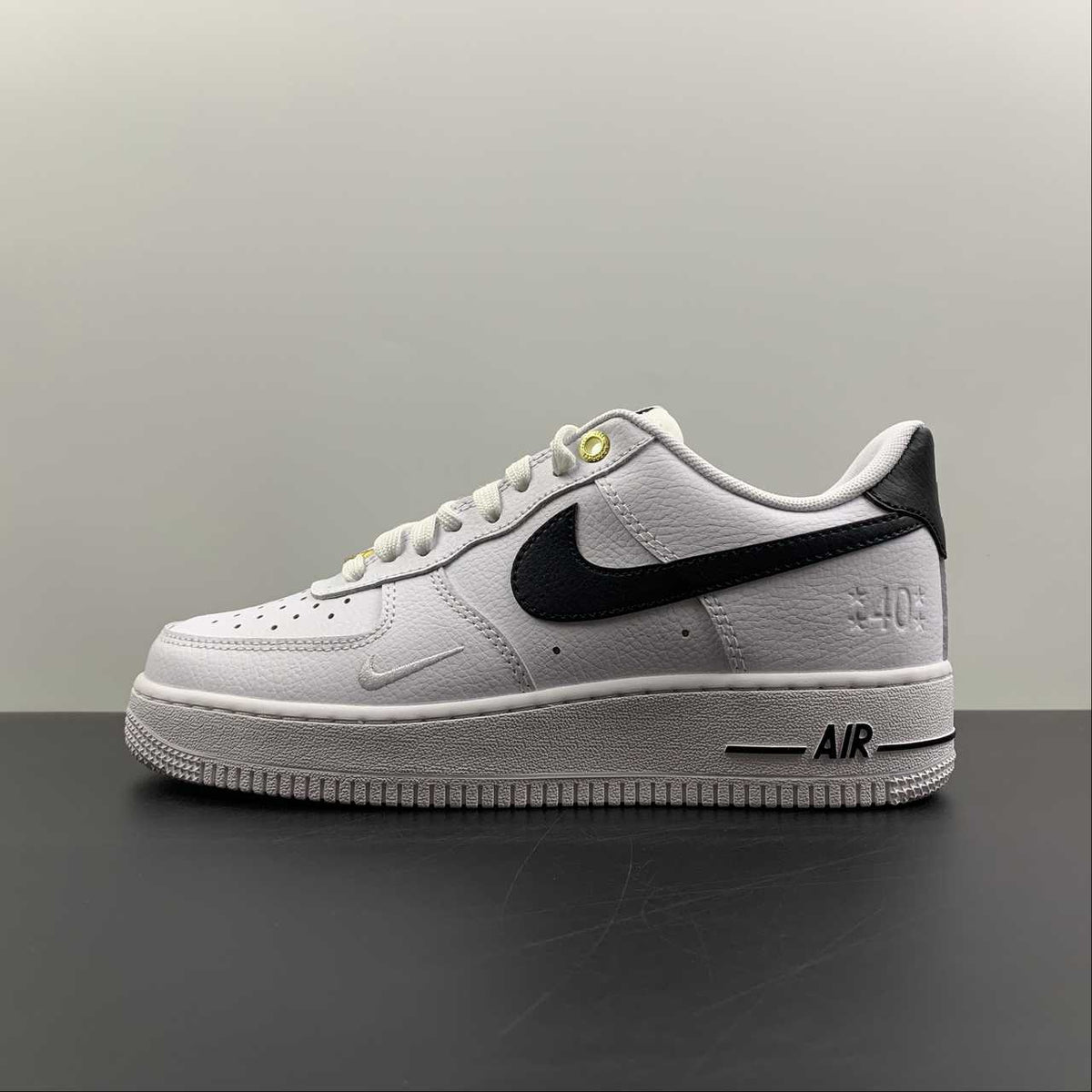 Tênis Nike Air Force 1 Low 40th Anniversary White Black