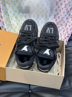 Tênis Louis Vuitton LV Trainer MaxI Black Crystal