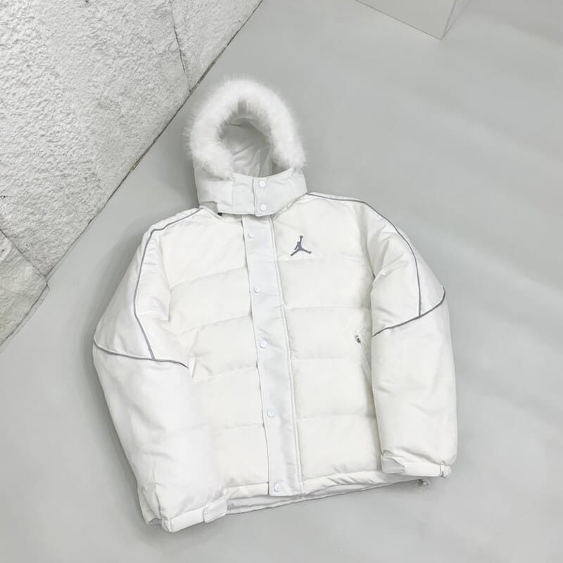 Jaqueta Puffer Jordan x Supreme