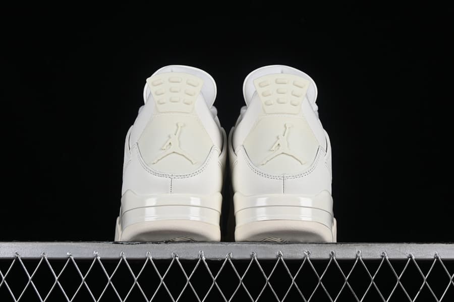 Tênis Air Jordan 4 Metallic Gold