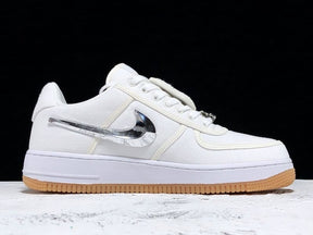 Tênis Nike Air Force 1 x Travis Scott Low Sail