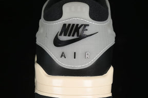 Tênis Air Jordan 4 RM Black Sail