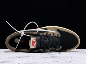 Tênis Air Jordan 1 Low Travis Scott Cactus Jack