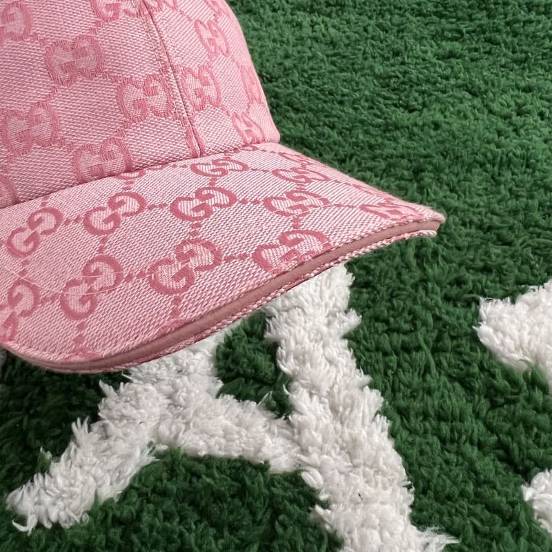 Boné Gucci GG Rosa Canvas