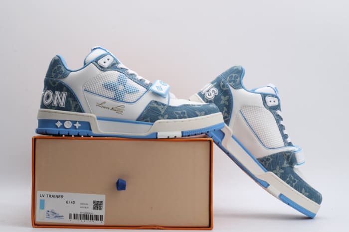 Tênis Louis Vuitton Trainer Monogram Denim