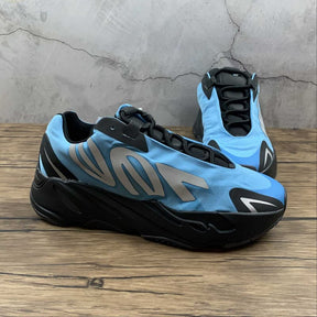 Tênis Adidas Yeezy Boost 700 MNVN Bright Cyan