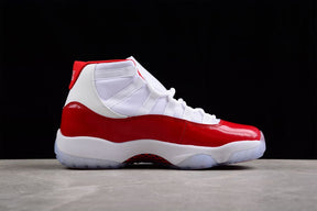 Tênis Air Jordan 11 Retro Cherry