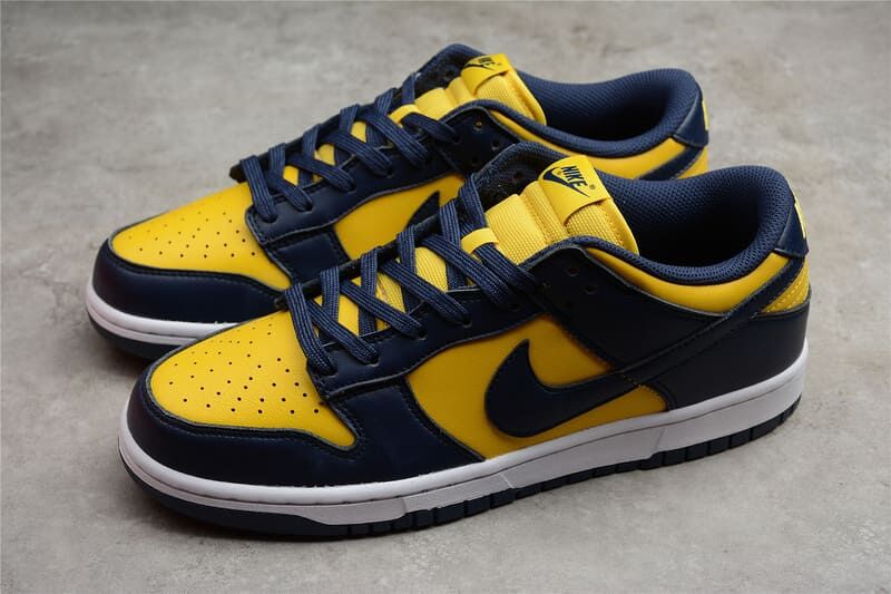 Tênis Nike SB Dunk Low Michigan