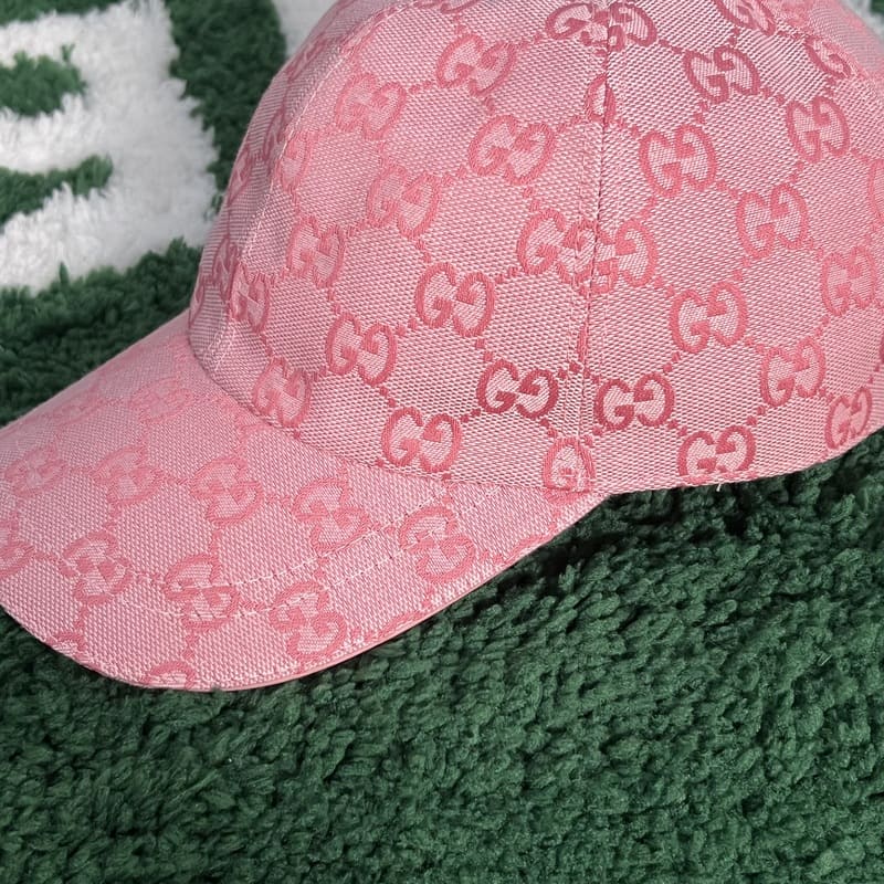 Boné Gucci GG Rosa Canvas
