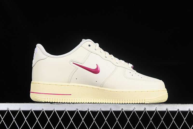 Tênis Nike Air Force 1 Low Coconut Milk Playful Pink