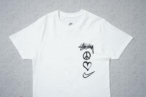 Camiseta Nike x Stussy Peace Love Swoosh