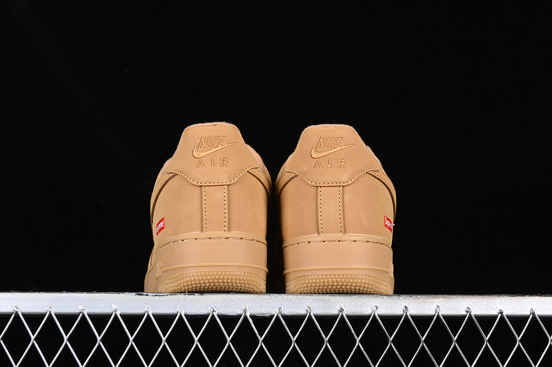 Tênis Nike Air Force 1 Supreme Wheat