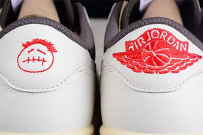 Tênis Air Jordan 1 Low x Travis Scott - Reverse Mocha