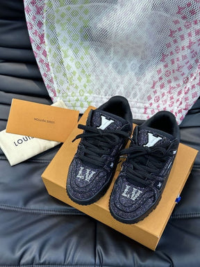 Tênis Louis Vuitton LV Trainer MaxI Black Crystal