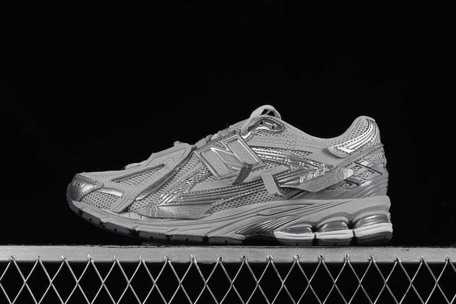 Tênis New Balance 1906A Concrete Silver Metallic