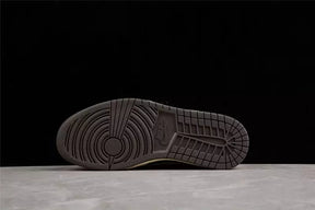 Tênis Air Jordan 1 Low x Travis Scott - Reverse Mocha