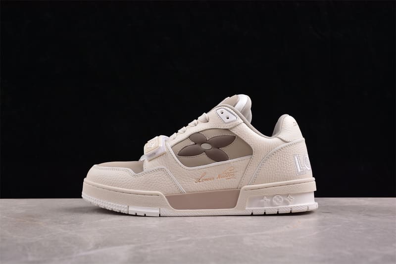 Tênis Louis Vuitton Trainer Monogram Flower Beige
