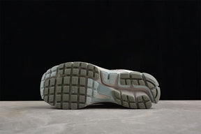 Tênis Nike Zoom Vomero 5 Light Orewood Brown