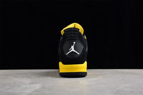 Tênis Air Jordan 4 Thunder