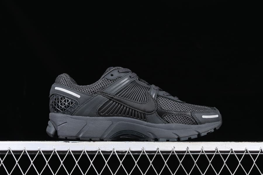 Tênis Nike Zoom Vomero 5 Anthracite