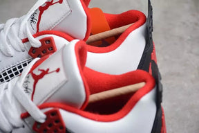 Tênis Air Jordan 4 Fire Red